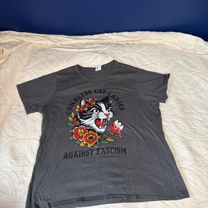 Gray Graphic Tee with Cat and Floral Design